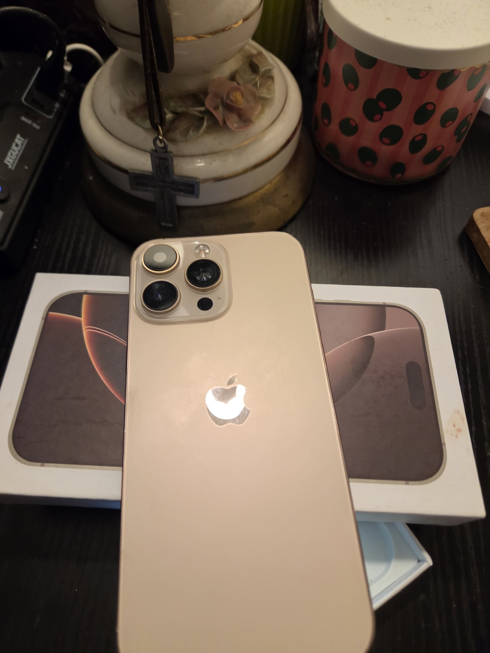 Apple iPhone 16 Pro Max - Desert Titanium